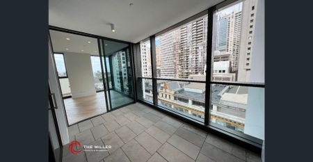 Ultimate CBD living in 130 Hyde Park - Photo 4