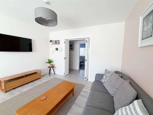 South Cliff, Eastbourne, BN20 - Photo 1