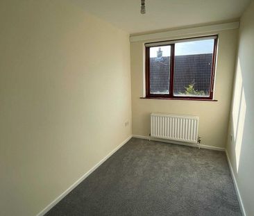 62 Mill Brae, Larne, BT40 2DE - Photo 3