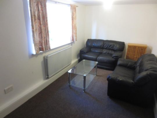 4 bedroom House To Let - Photo 1