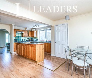 3 bedroom house to rent Kilmiston Drive, Fareham, PO16 - Photo 5