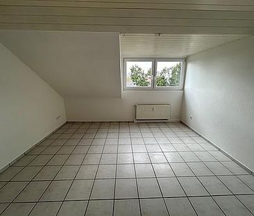 Attraktive 3-Zimmer DG-Wohnung in ruhiger Nebenstraße - Photo 1