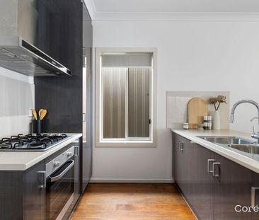 Modern, clean style in heart of Clearview - Photo 4