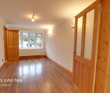 4 bedroom semi-detached house to rent - Photo 5