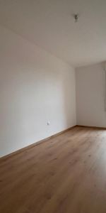 Location Appartement 3 pièces 75m² ARMENTIERES 59280 - Photo 3