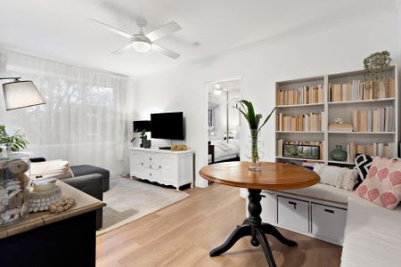 Stylish, Updated Unit in Prime Kingsville Location - Photo 2