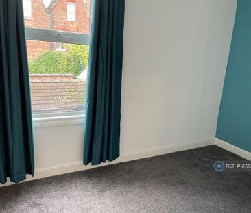 4 bedroom terraced house to rent - Photo 4