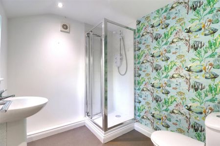 3 bedroom semi-detached house to rent - Photo 5