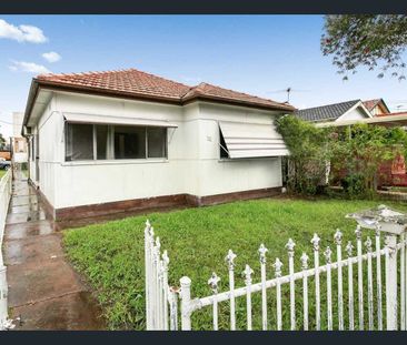 Charming 3-Bedroom Home in a Prime Location - Photo 6