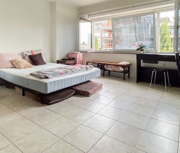 Studio met slaaphoek te huur in Kortrijk voor € 650 met 1 slaapkamer - Photo 1