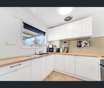 3 Bedroom Home in great Location - Photo 6