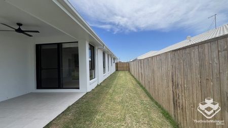 Brand New 5 Bedroom House in The Village, Jimboomba. - Photo 5