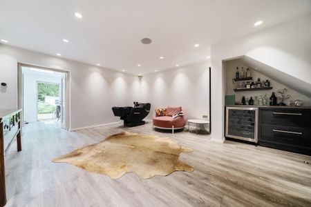 4 bedroom end of terrace house to rent - Photo 4