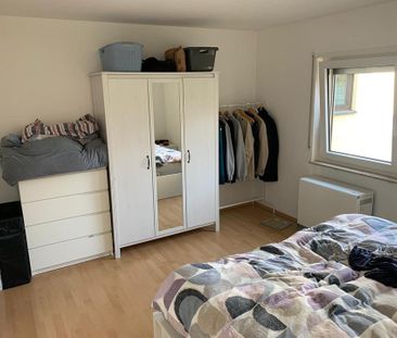 Schöne 2 Zimmer Wohnung mit Balkon und EBK - Photo 4