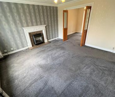 4 bedroom House To Let - Photo 2