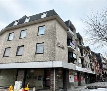 Ideaal gelegen app met 2 slpks en terras op een steenworp van de markt - Photo 1