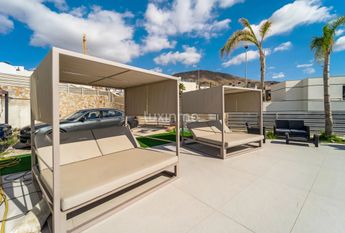 Modern villa with sea views in Balcón de Finestrat