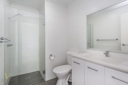 Sophisticated Urban Living - Split Level One Bedroom Apartment - Photo 3