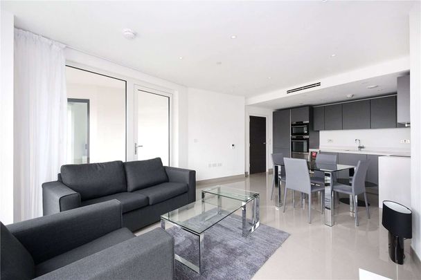 A beautifully appointed, one bedroom apartment situated within this modern development located in the heart of Blackfriars Circus, Southwark. - Photo 1