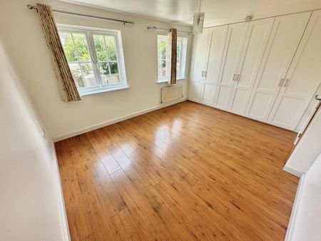 4 bedroom terraced house to rent - Photo 5