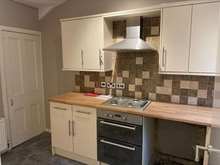2 bedroom terraced house to rent - Photo 3