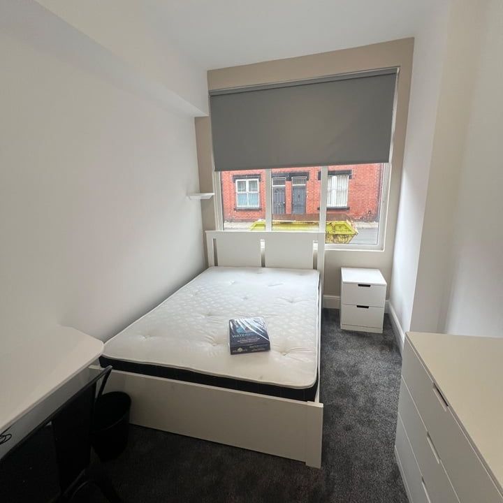 Room in a Shared House, Hartley Grove, LS6 - Photo 1