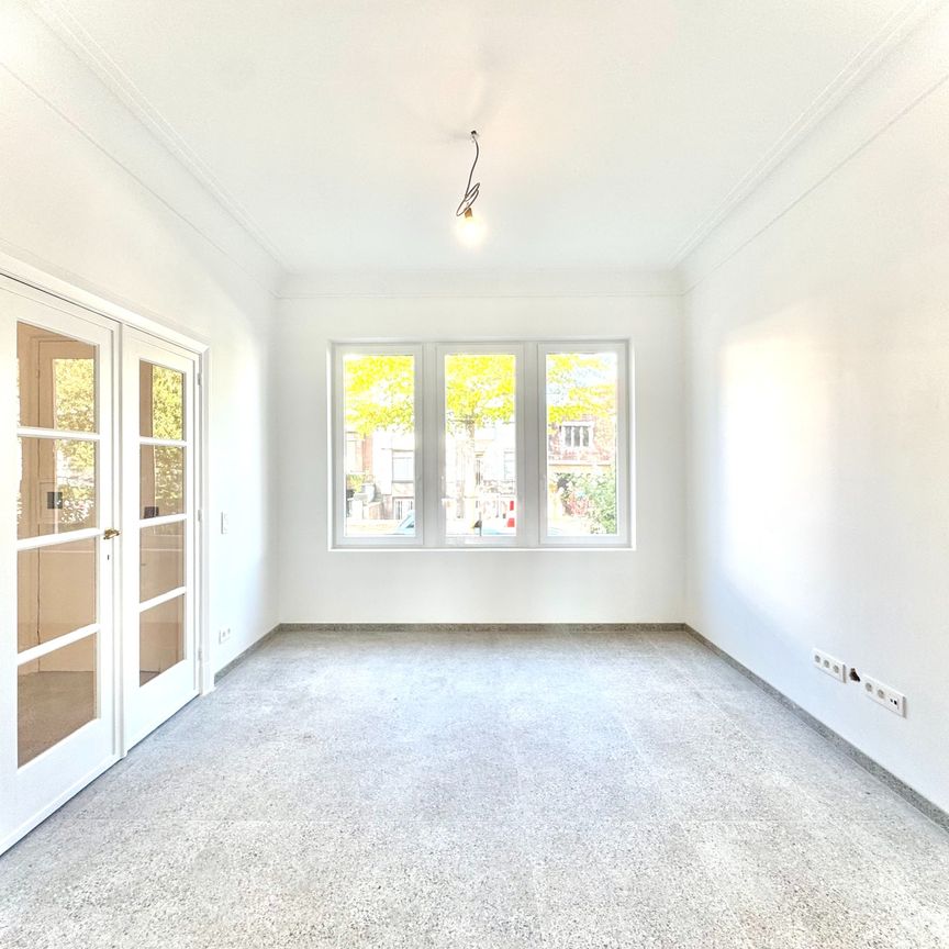 GERENOVEERDE HERENWONING | 3 KAMERS | TUIN | CENTRUM KORTRIJK - Photo 1