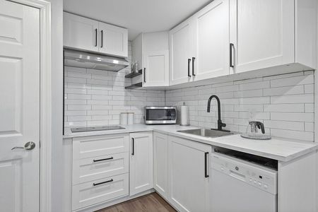 For Lease - 4 Glouster Court, Richmond Hill, Ontario - Photo 5