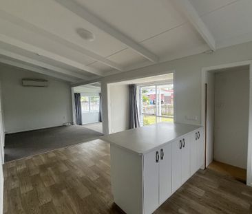 Bright & Convenient , Walk to Town! - Photo 6