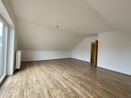 Bezugsfertige 3-Zimmer-Wohnung mit Balkon! - Foto 2