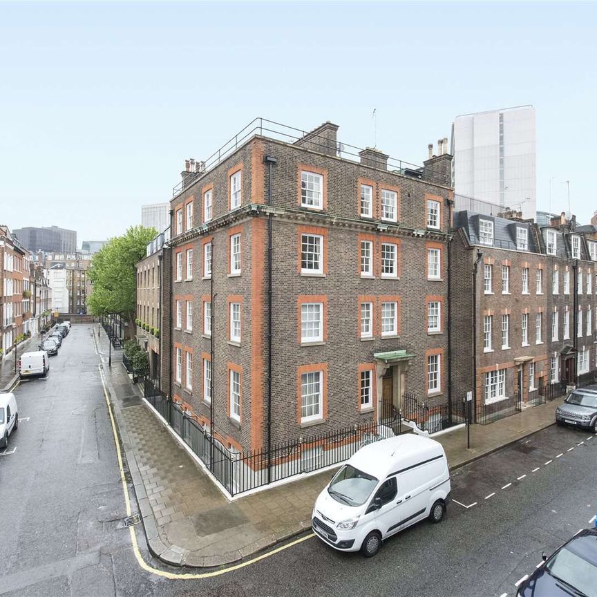 Charming top floor 2 bedroom apartment in a discreet location close to St. James Park. The property is fully furnished and is available between Sept '24 to May '25 only. - Photo 1