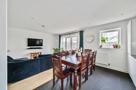 Capstan Drive, Highbridge, Somerset, TA9 - Photo 2