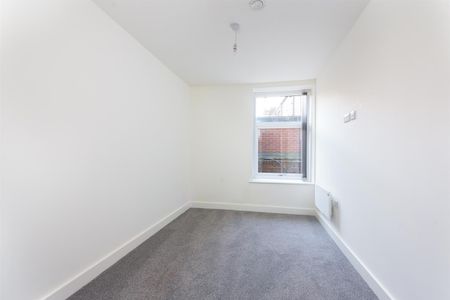 Rent Chesterfield Road, Woodseats, S8 £1,150pcm - Photo 4