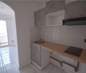 Location Appartement 1 pièce 23m² ST DENIS 97490 - Photo 4