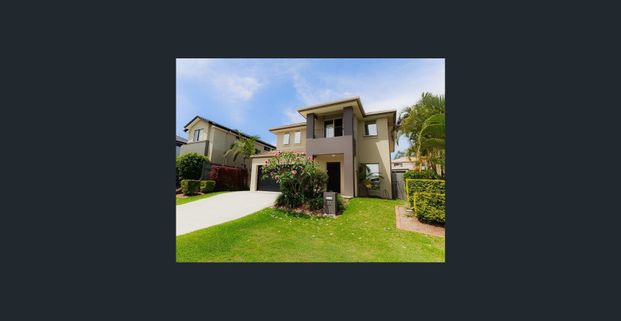 LARGE 4 BED + STUDY, FAMILY HOME - Photo 1