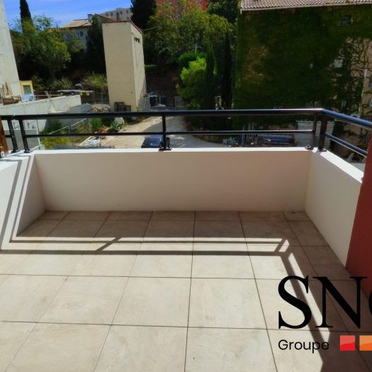 T2 AVEC BALCON ET PARKING - Photo 1