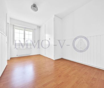 SPACIOUS WITH GARDEN, POOL AND LAKE VIEW - Photo 1