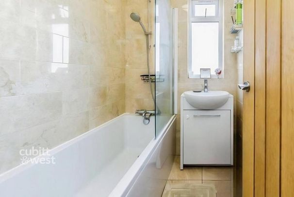 1 bedroom in a flat share to rent - Photo 1