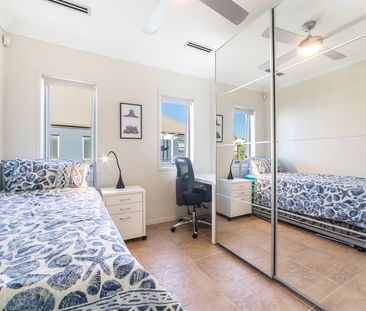 3-Bedroom Apartment in Prestigious Emerald Lakes - Photo 6