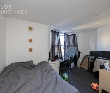 4 bedroom end of terrace house to rent - Photo 5