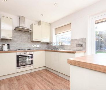 2 bedroom terraced house to rent - Photo 4