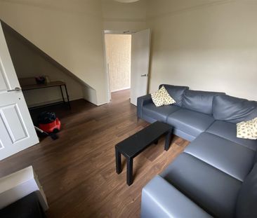 House For Rent Raymond Terrace, Pontypridd - Photo 1