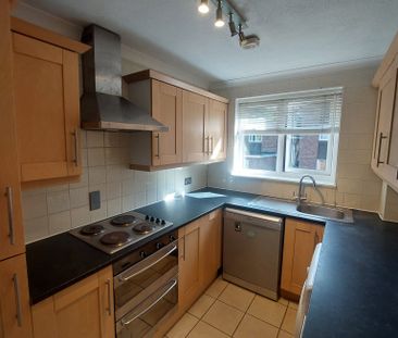 Two Bedroom Newly Redecorated Apartment for Rent in Heart of Beckenham - Photo 5