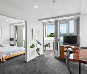 2 bedroom apartment in the City! - Photo 3