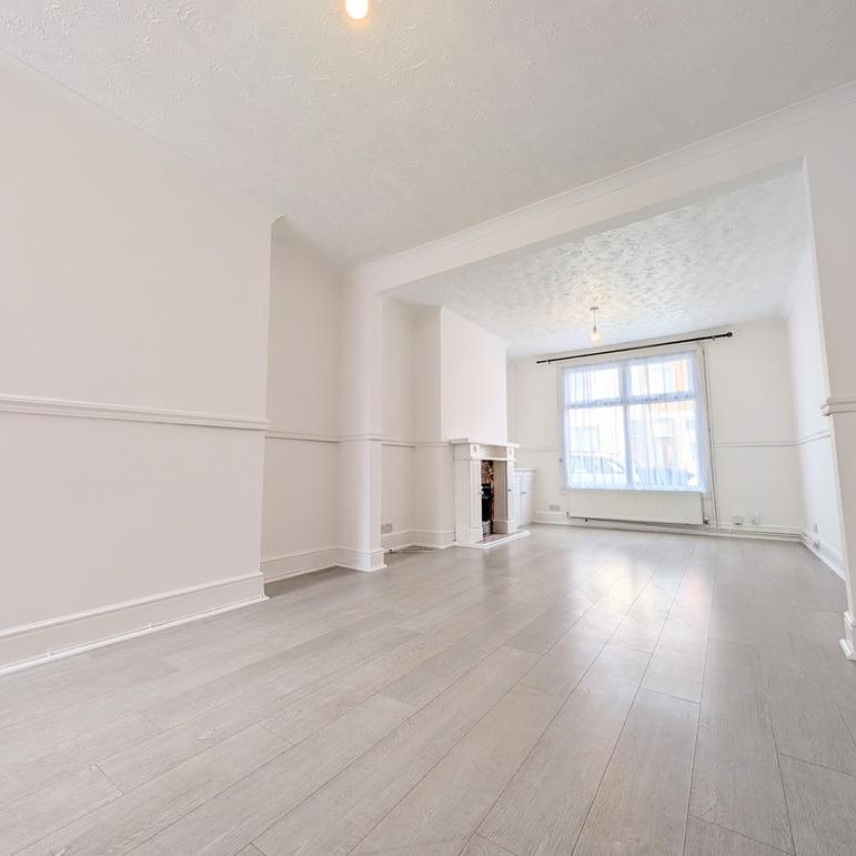 4 bedroom terraced house to rent - Photo 1