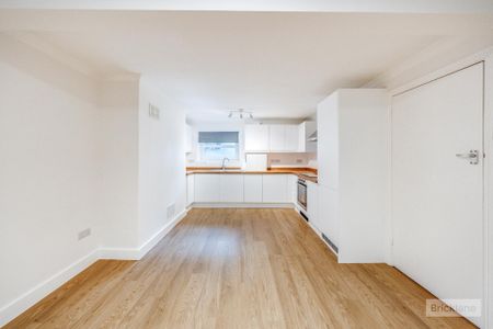 Woolwich Road - Photo 4