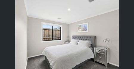 Spacious Custom Home in Prestigious Anchoridge Estate - Photo 3