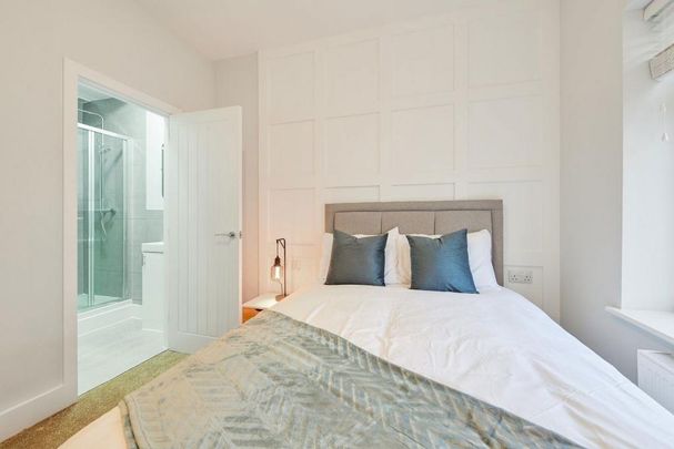 1 bedroom in a house share to rent - Photo 1