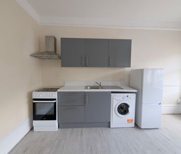 1 Bed Flat, Green Lanes, N13 - Photo 1