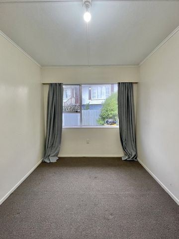 2 Bedroom Unit in Wainuiomata - Photo 2